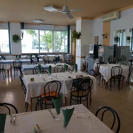 Otel Caravan Pesaro