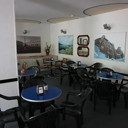 Otel Caravan