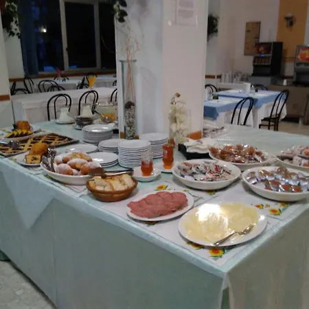 Otel Caravan 2*